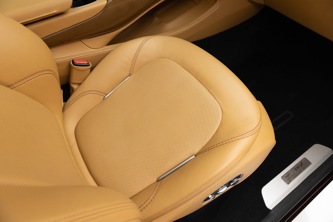 2021 Aston Martin DBX