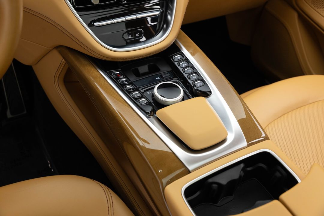 2021 Aston Martin DBX
