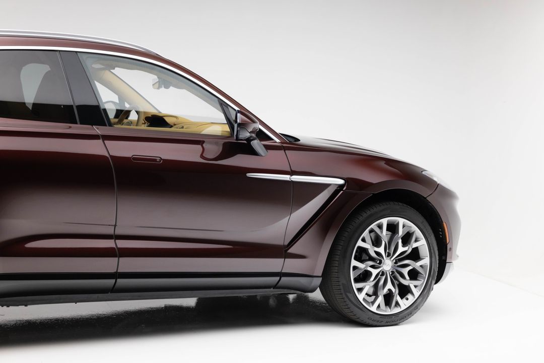 2021 Aston Martin DBX