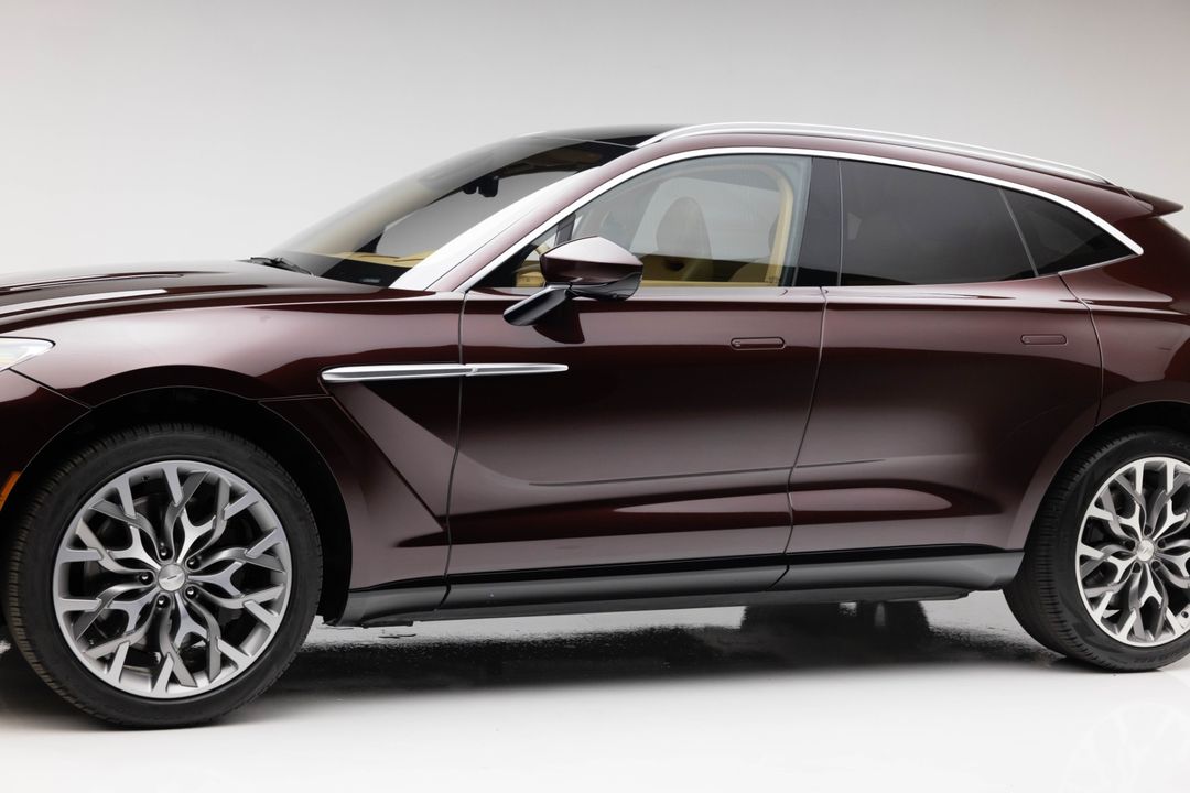 2021 Aston Martin DBX
