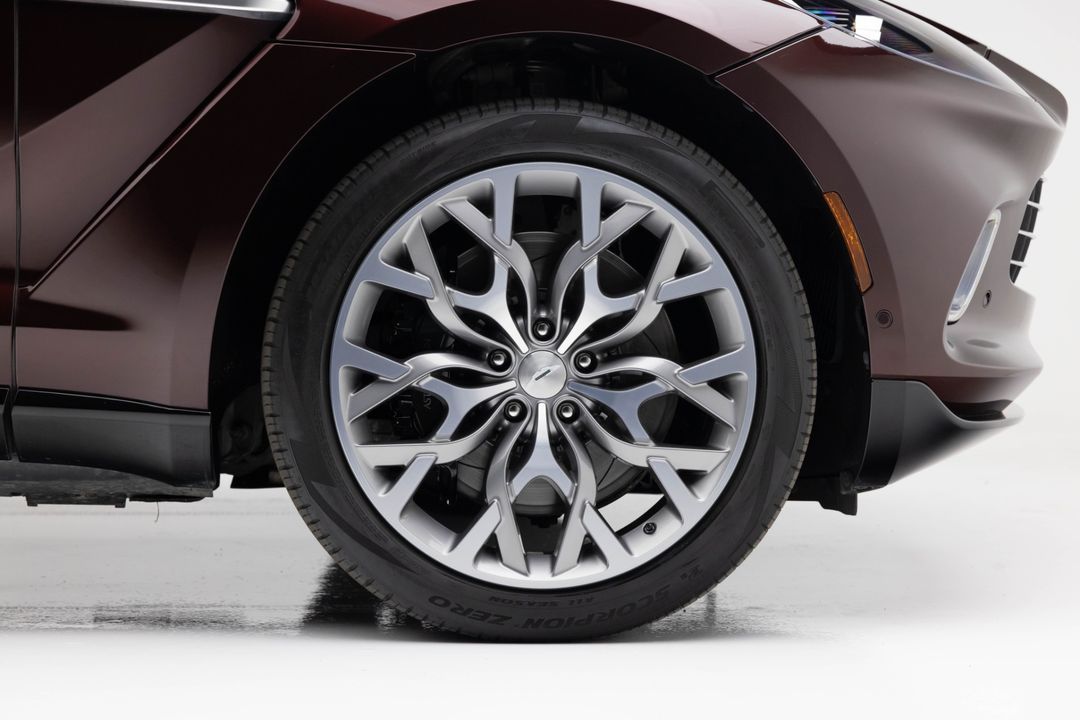 2021 Aston Martin DBX