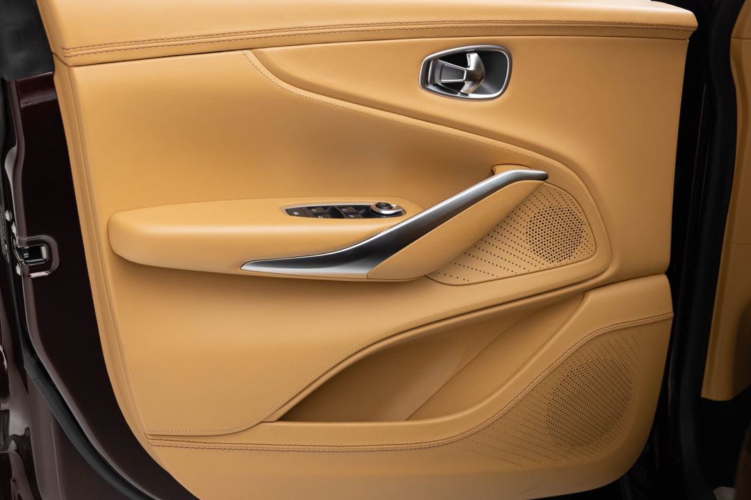 2021 Aston Martin DBX