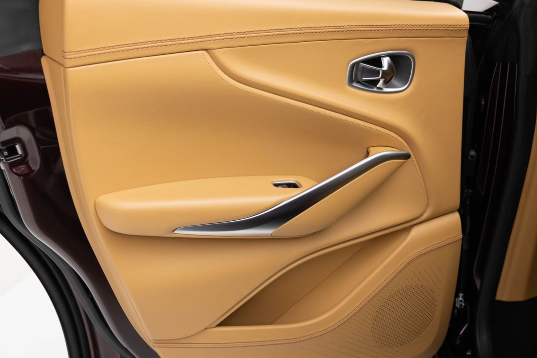 2021 Aston Martin DBX