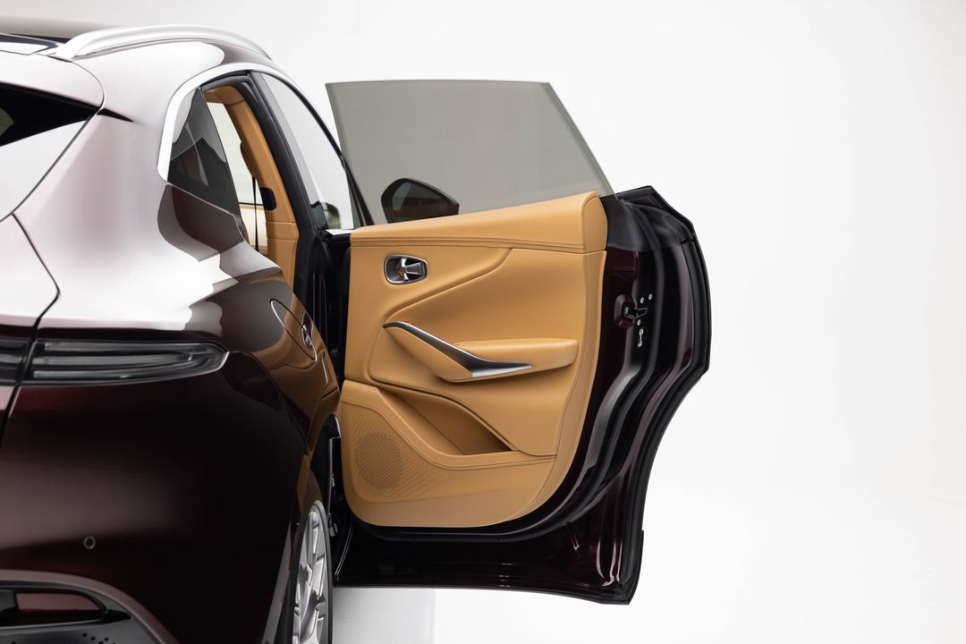 2021 Aston Martin DBX