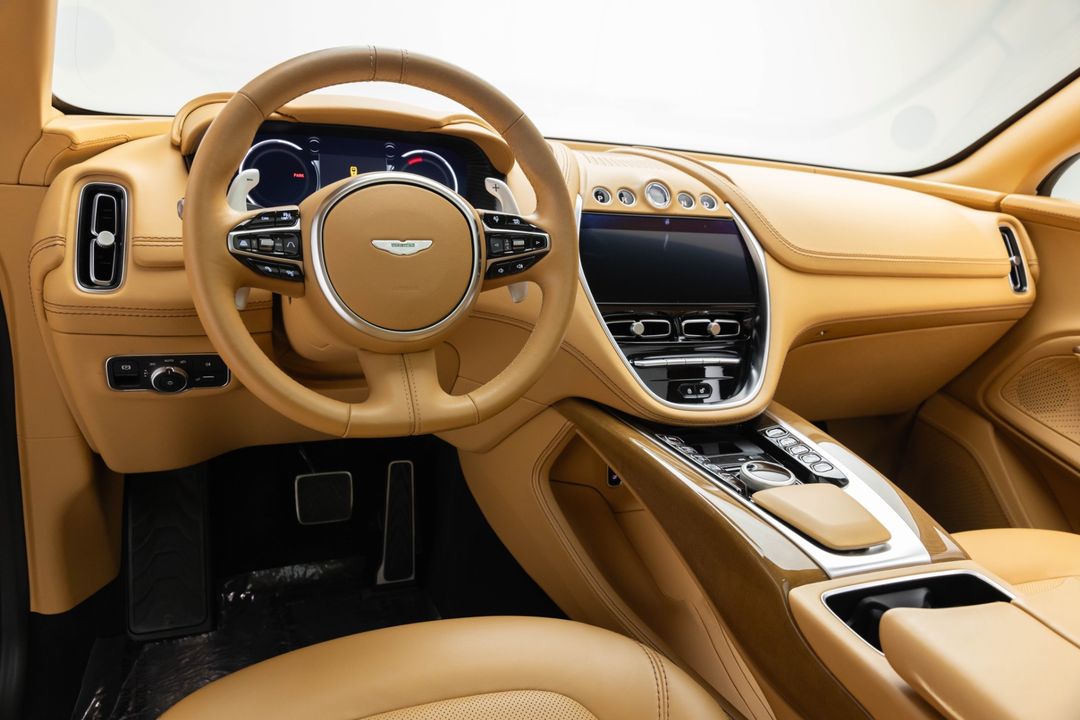 2021 Aston Martin DBX