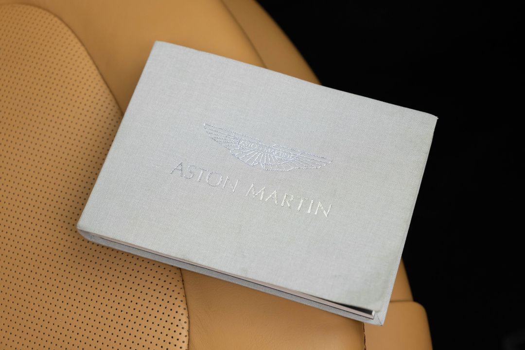 2021 Aston Martin DBX
