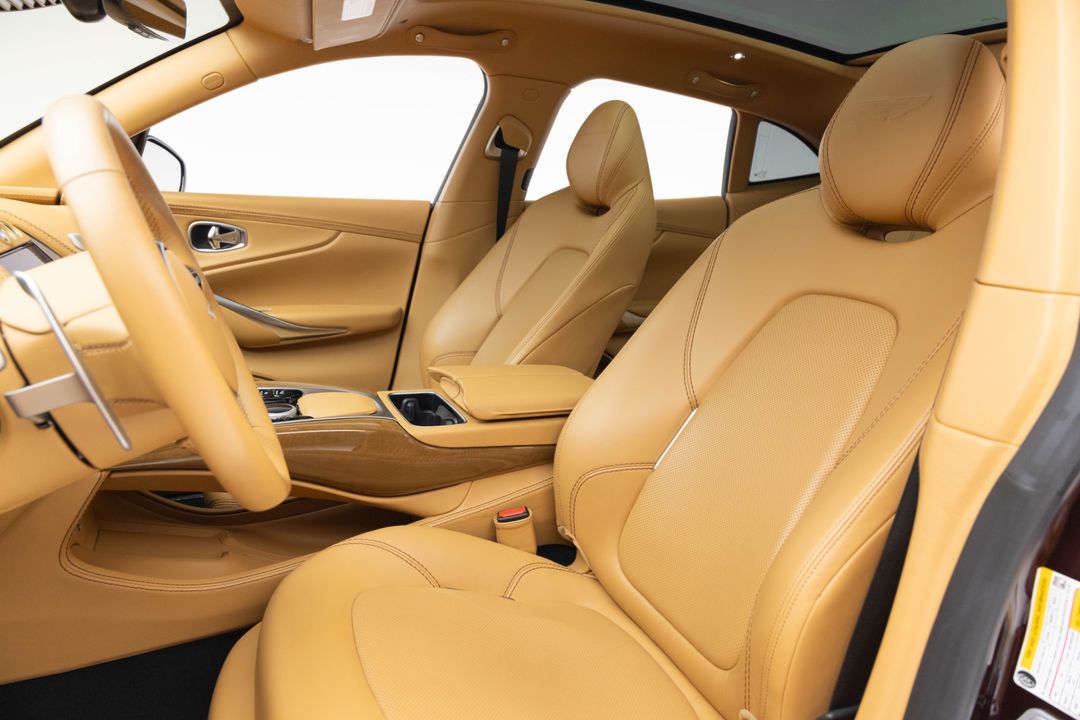 2021 Aston Martin DBX
