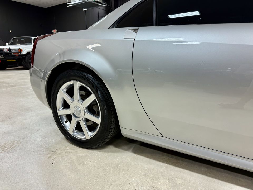 2006 Cadillac XLR very clean