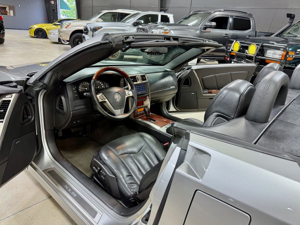 2006 Cadillac XLR very clean