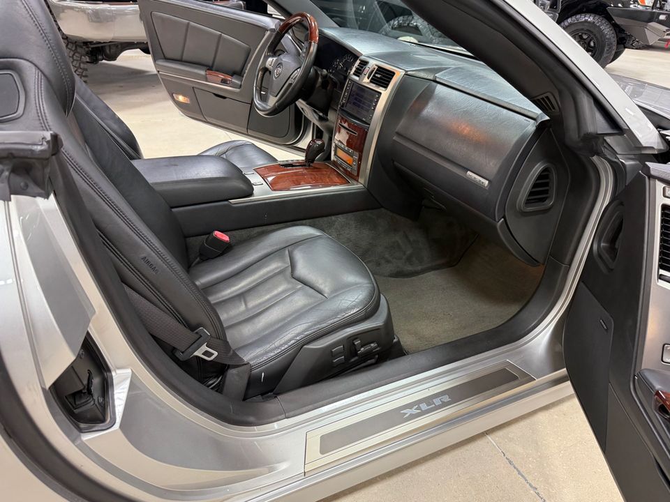 2006 Cadillac XLR very clean