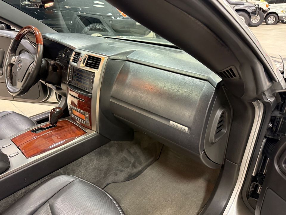 2006 Cadillac XLR very clean