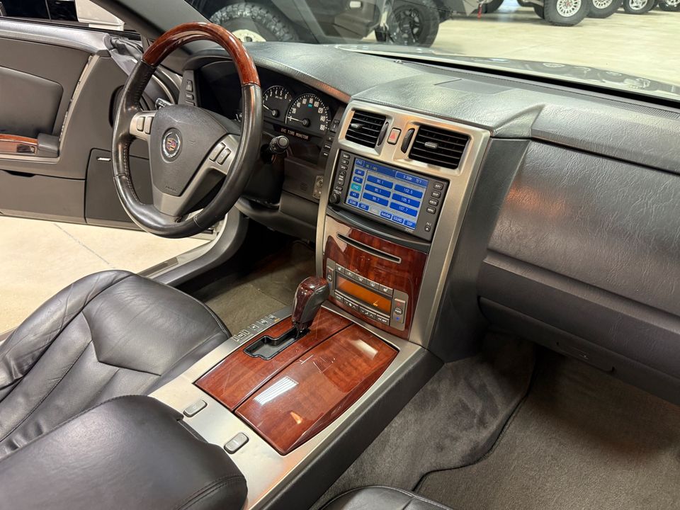 2006 Cadillac XLR very clean