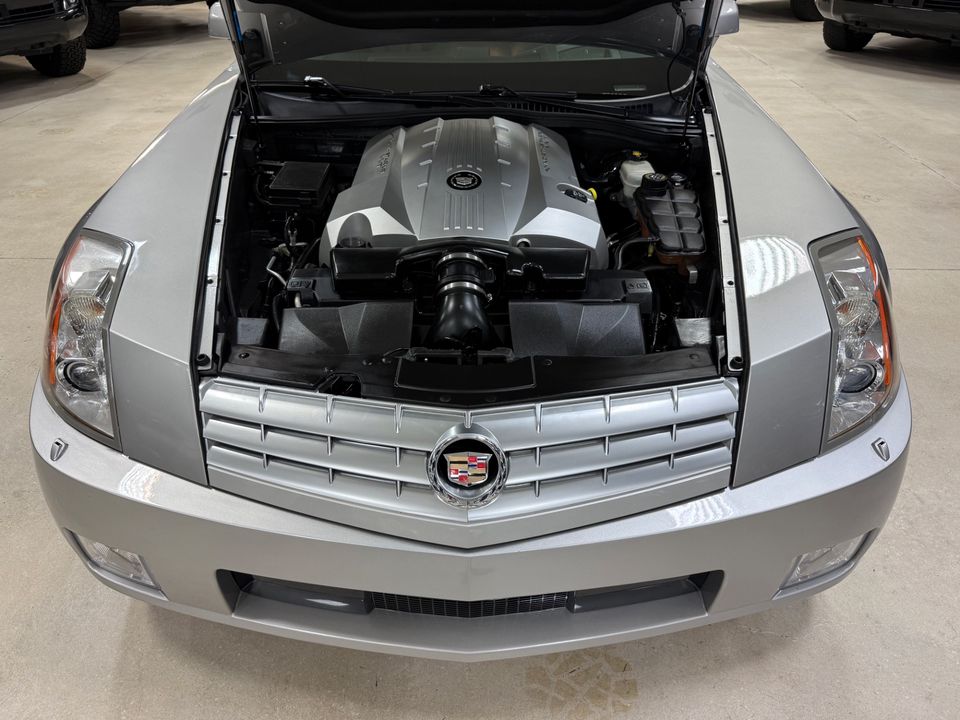 2006 Cadillac XLR very clean