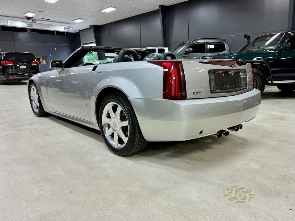2006 Cadillac XLR very clean