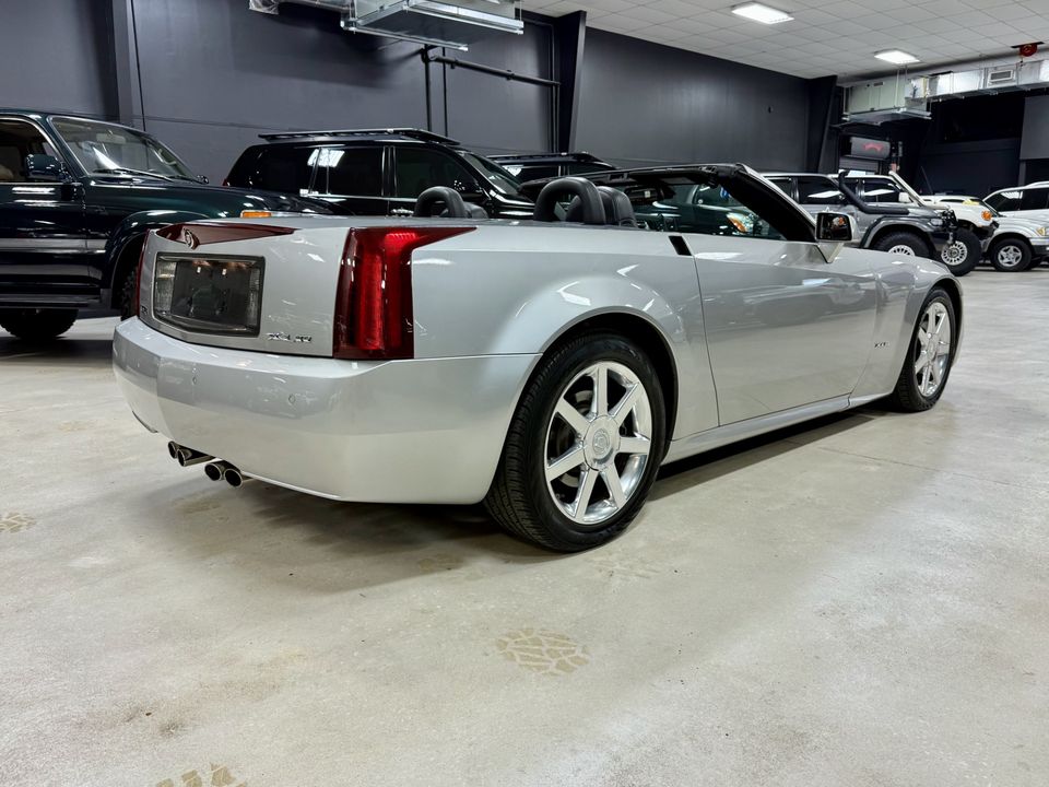 2006 Cadillac XLR very clean