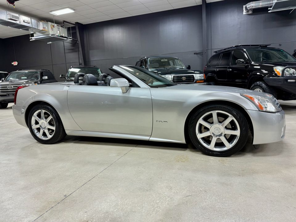 2006 Cadillac XLR very clean