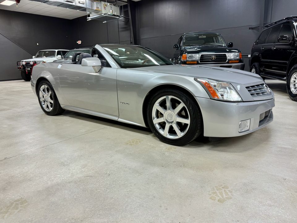 2006 Cadillac XLR very clean