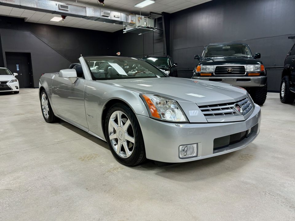 2006 Cadillac XLR very clean