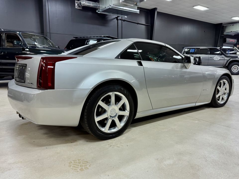 2006 Cadillac XLR very clean