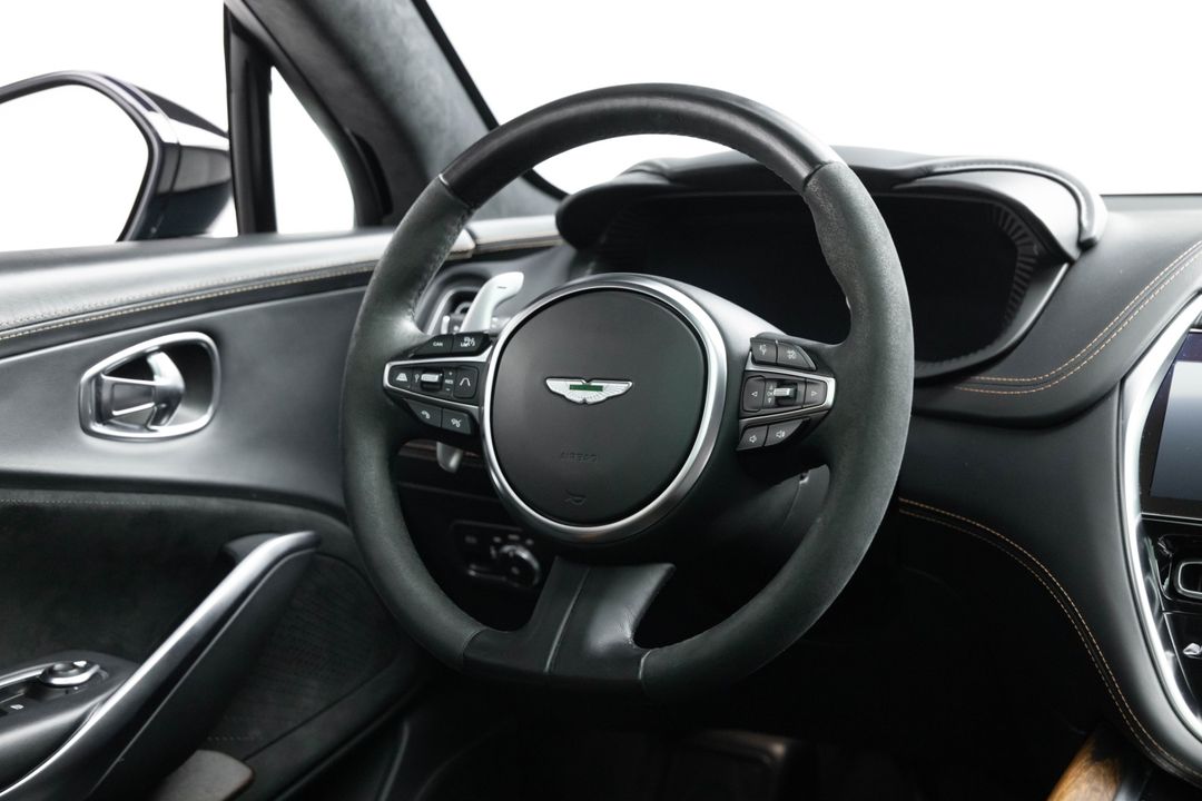 2022 Aston Martin DBX
