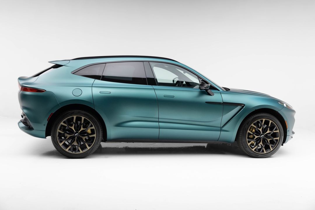 2022 Aston Martin DBX