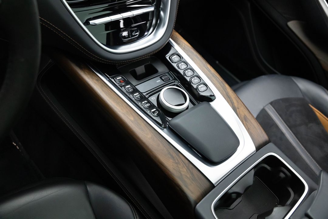 2022 Aston Martin DBX