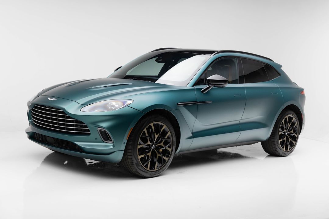 2022 Aston Martin DBX