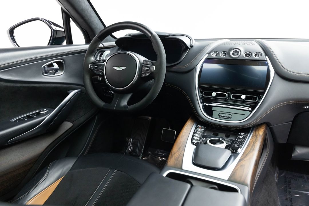 2022 Aston Martin DBX