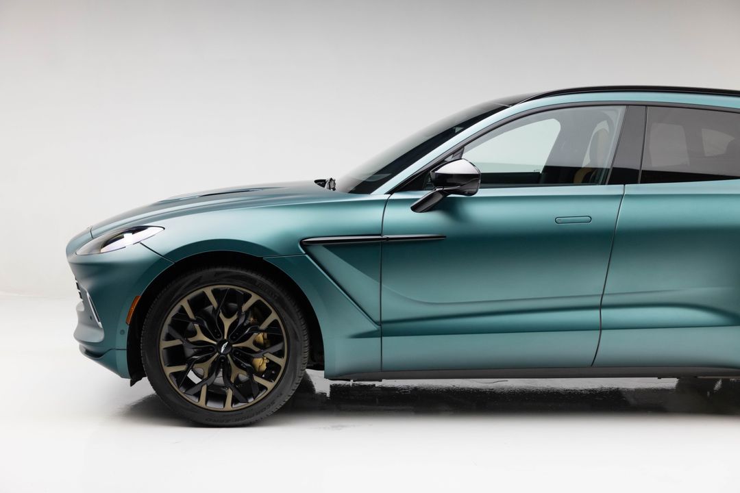 2022 Aston Martin DBX