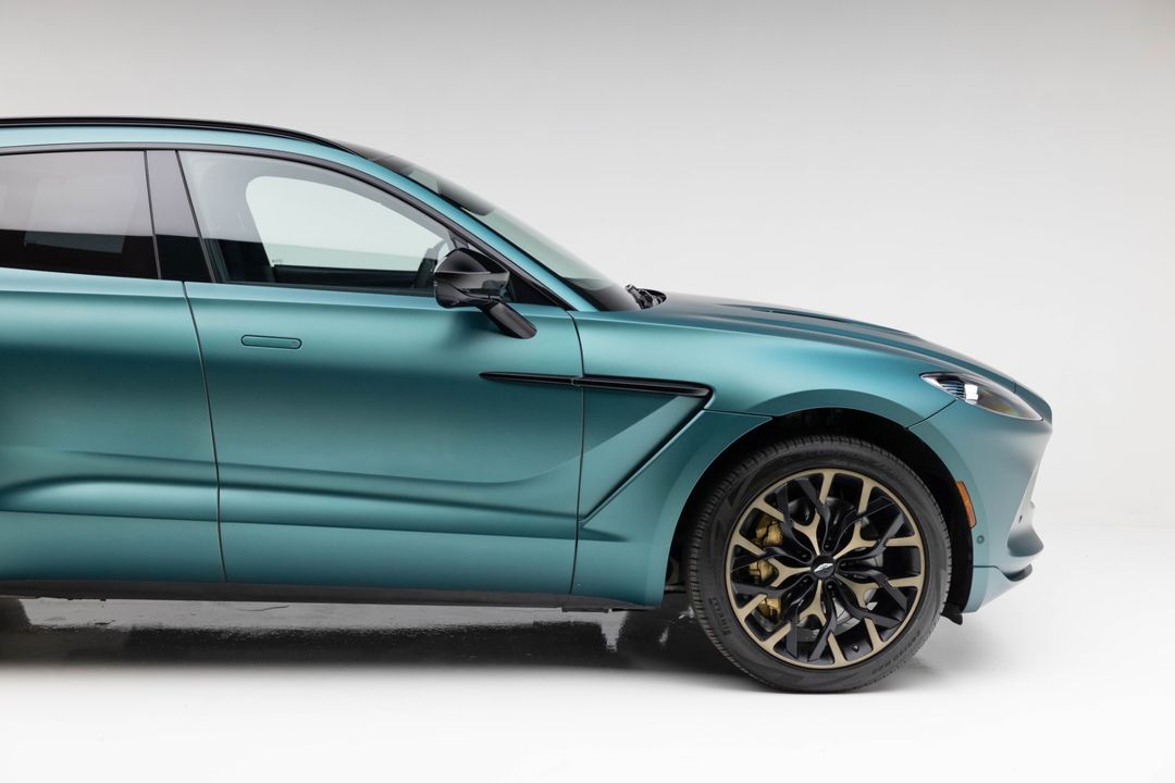 2022 Aston Martin DBX