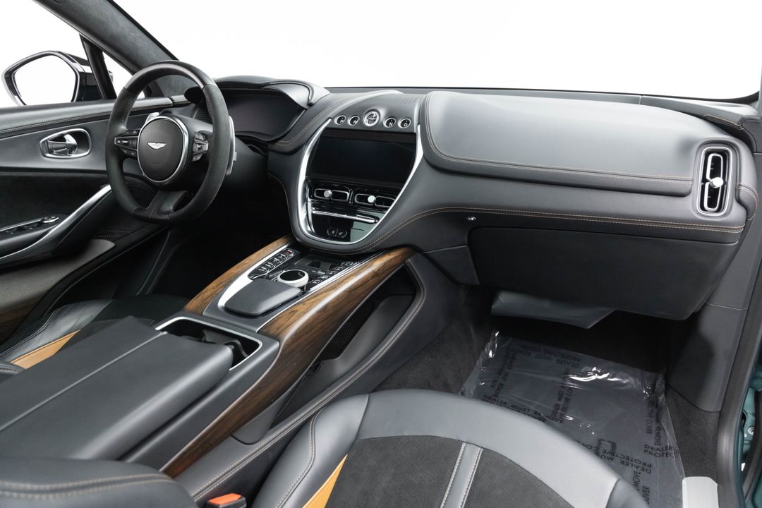 2022 Aston Martin DBX