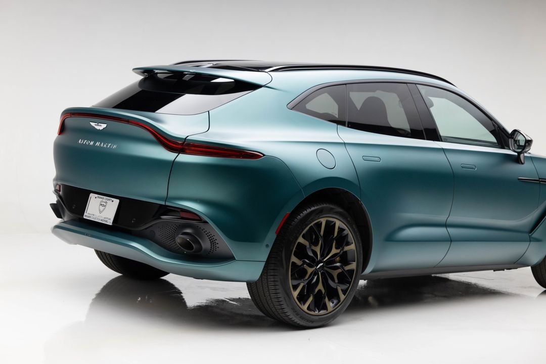 2022 Aston Martin DBX