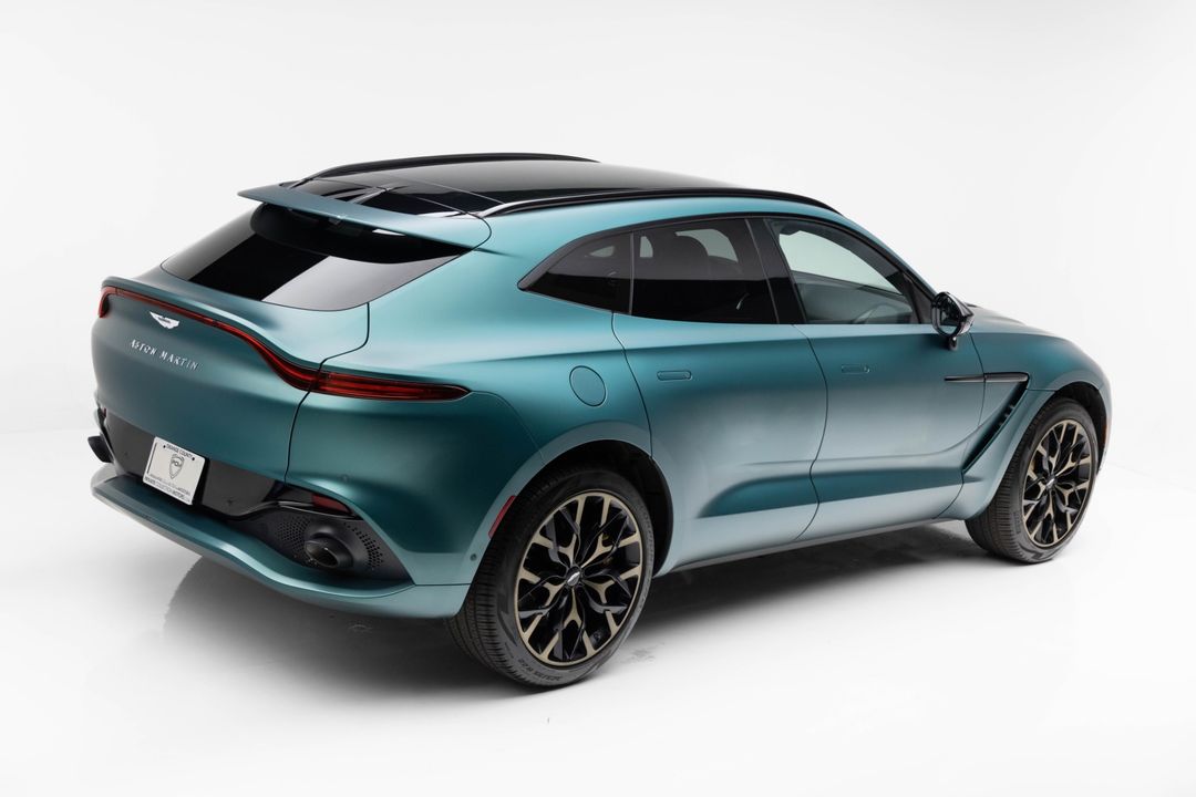 2022 Aston Martin DBX