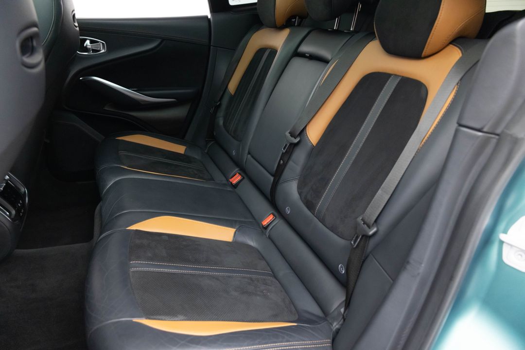 2022 Aston Martin DBX