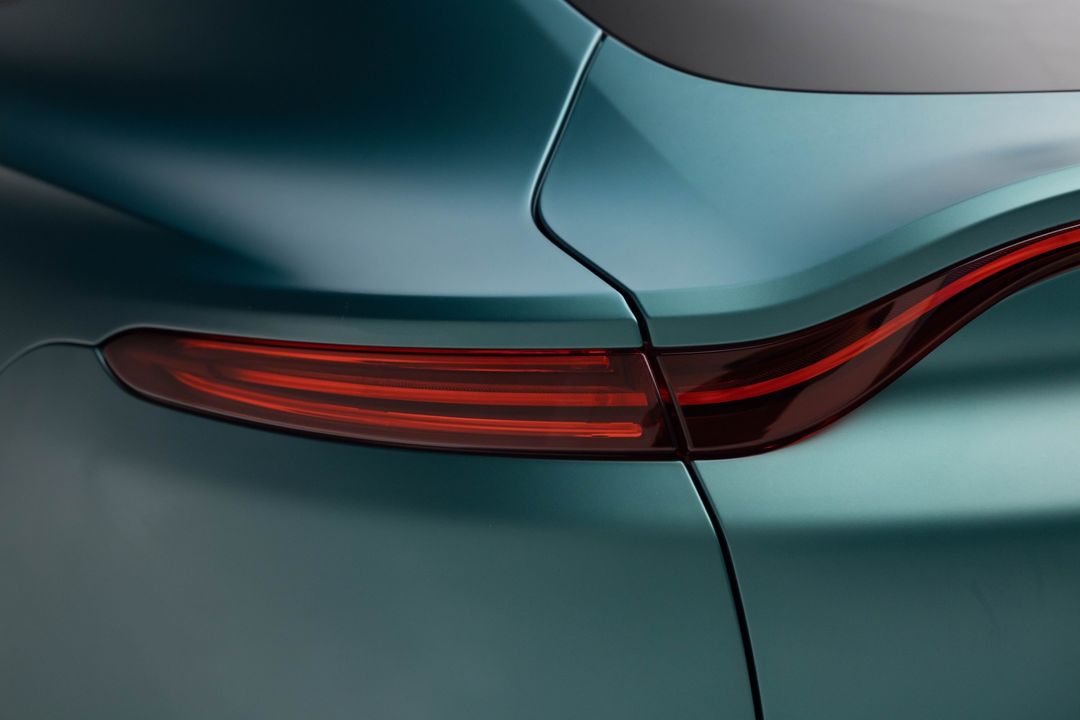 2022 Aston Martin DBX