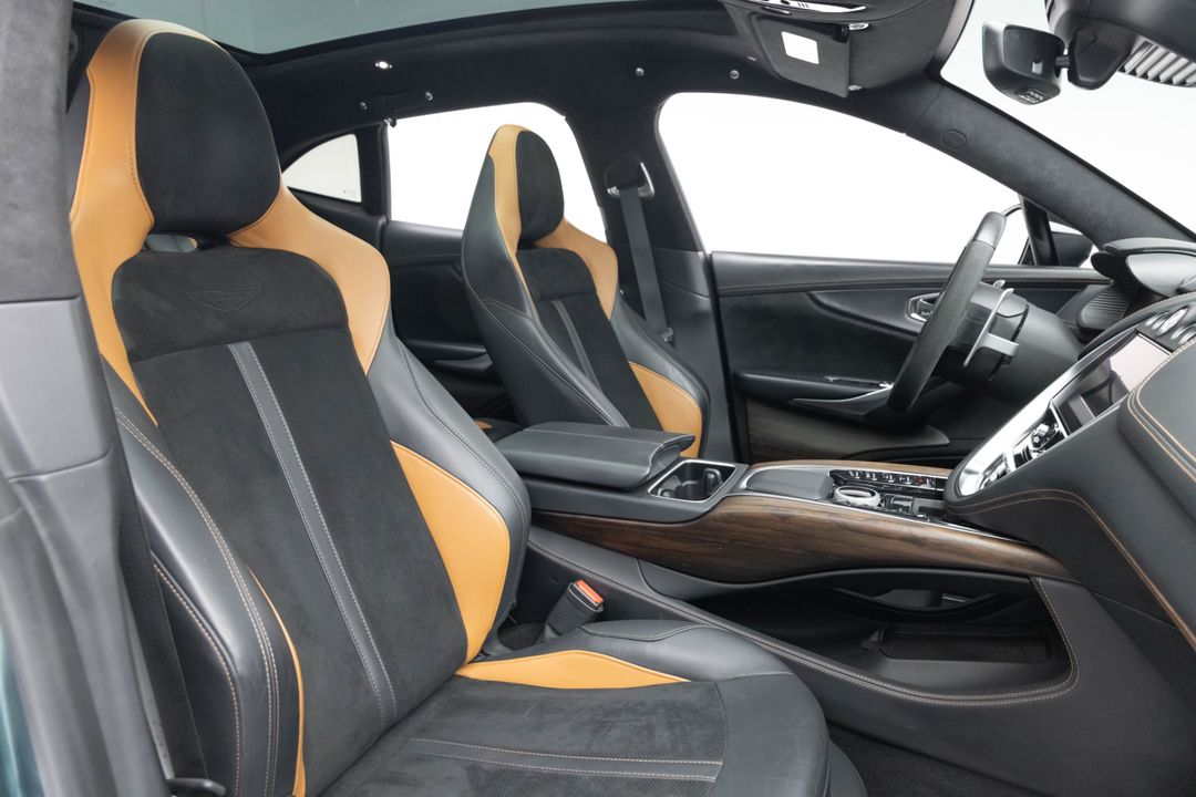 2022 Aston Martin DBX