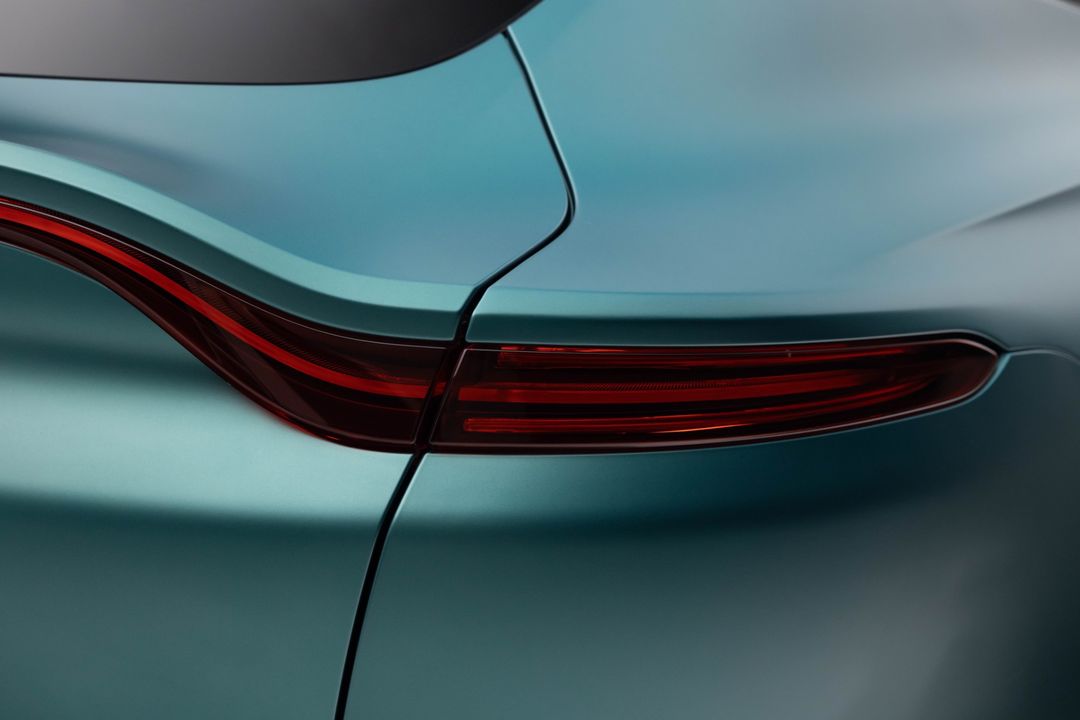 2022 Aston Martin DBX