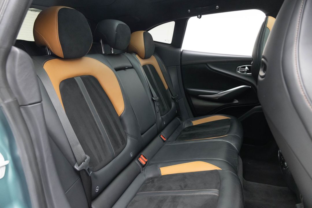 2022 Aston Martin DBX