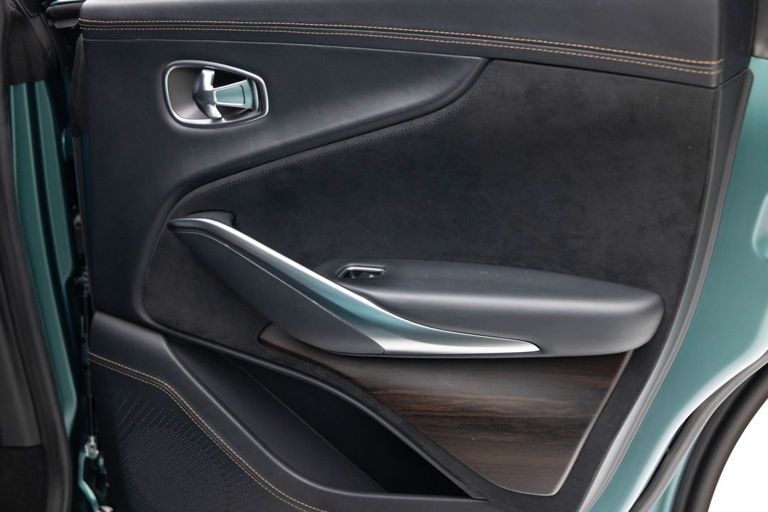 2022 Aston Martin DBX