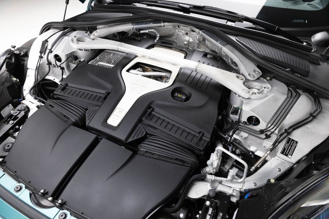 2022 Aston Martin DBX