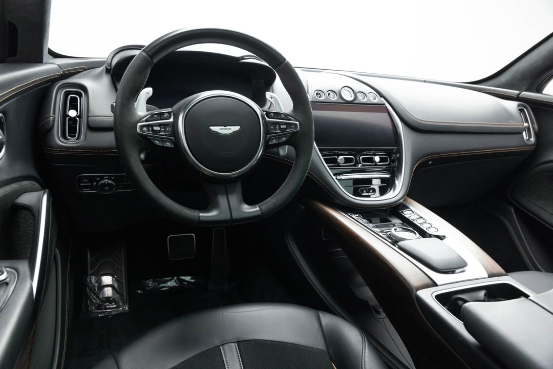 2022 Aston Martin DBX
