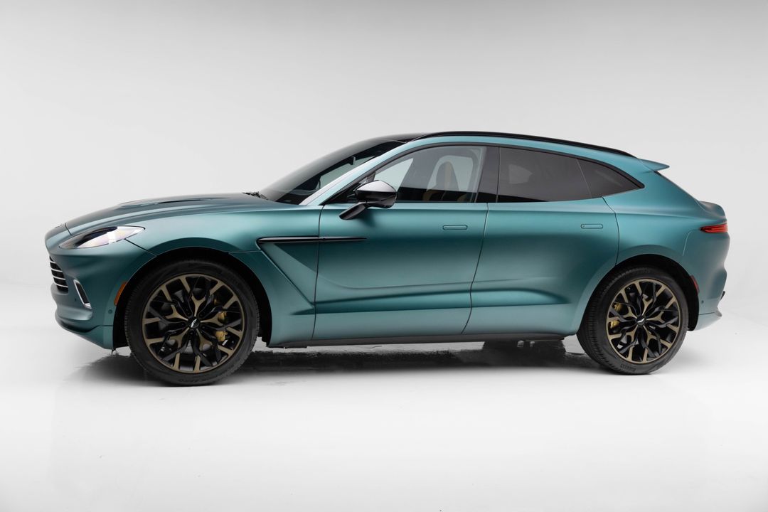 2022 Aston Martin DBX