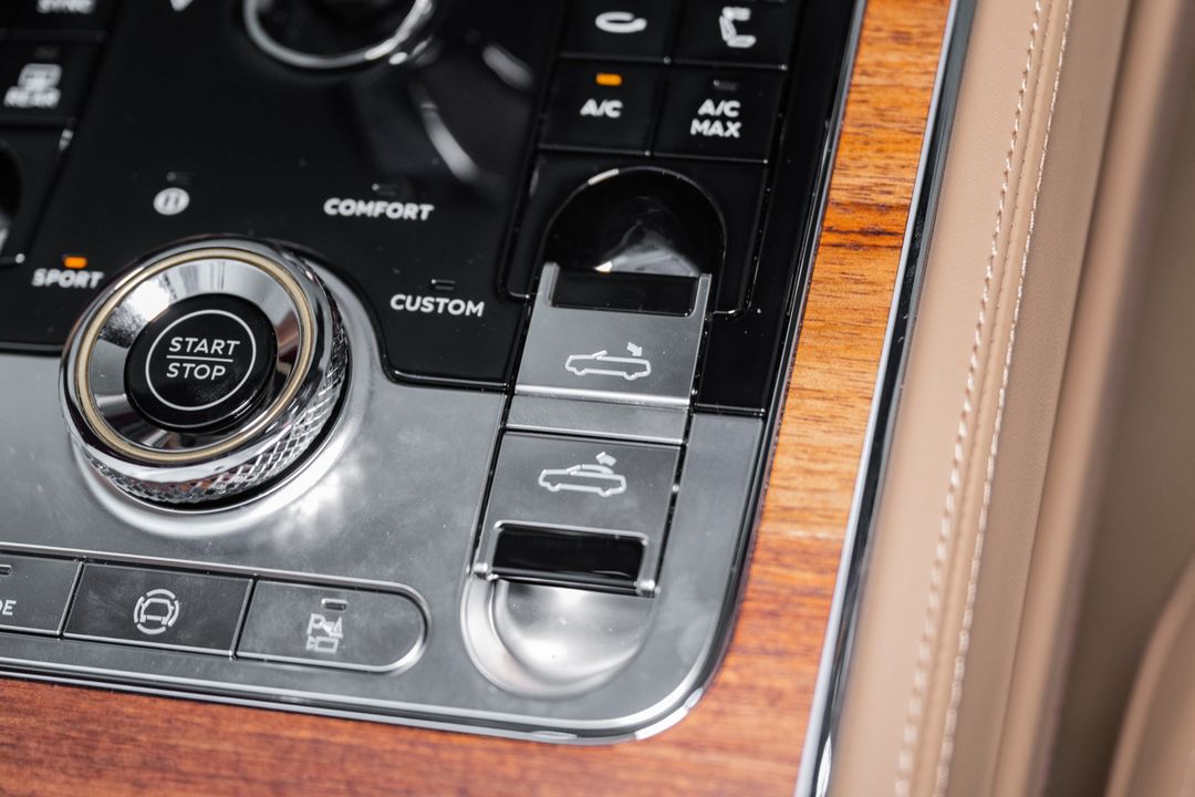 2026 BENTLEY CONTINENTAL GTC AZURE V8