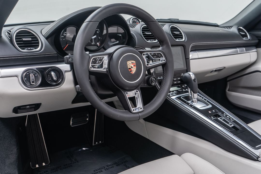 2025 Porsche 718