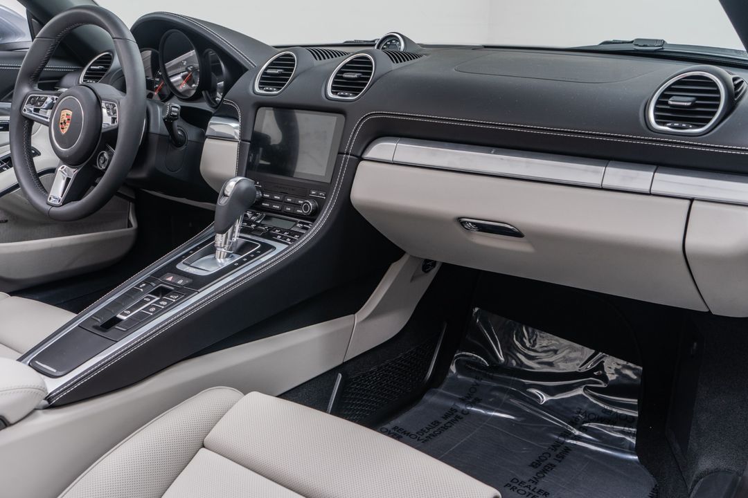2025 Porsche 718