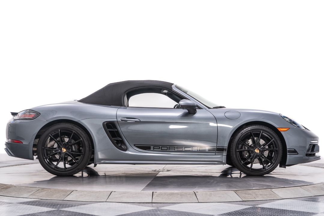 2025 Porsche 718