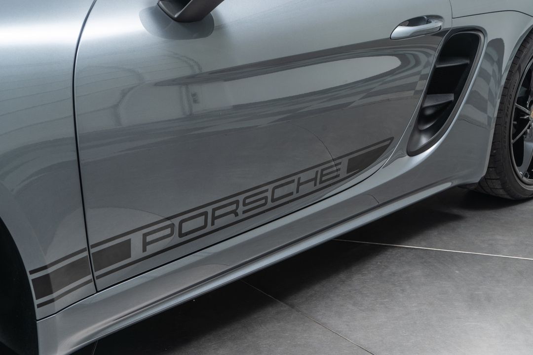 2025 Porsche 718