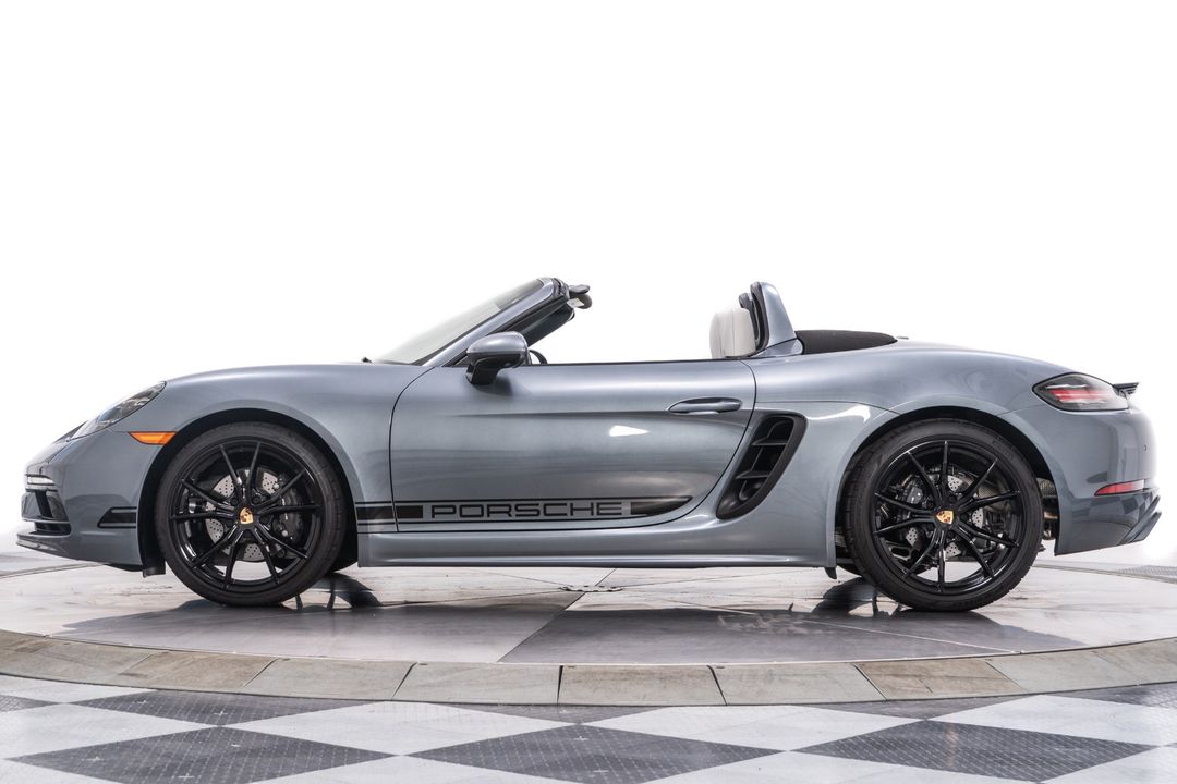 2025 Porsche 718