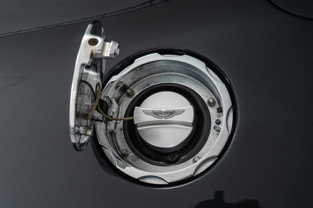 2003 Aston Martin Vanquish