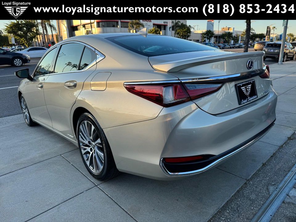 2021 Lexus ES 300h